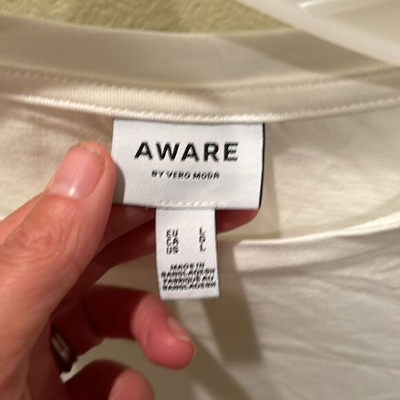 Aware by Vero Moda woman's white shirt sleeve white tee shirt/ dramatic sleeves - Picture 6 of 11